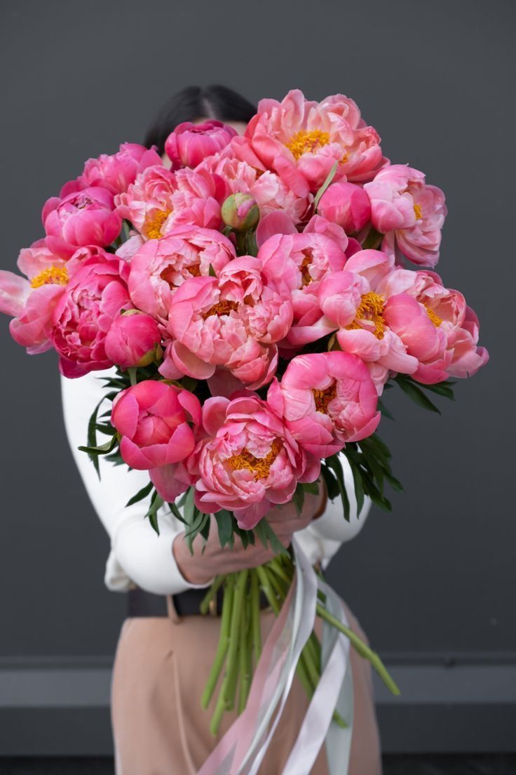 Des vases aux couleurs acidulées et aux formes ludiques, inspirés des fruits pour une déco fraîche, joyeuse et pleine de peps. Maison Pamplune réinvente l’objet déco avec fun et originalité.