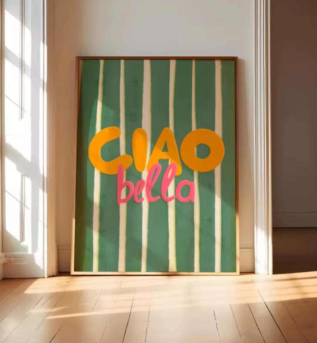 Affiche Ciao Bella avec rayures vertes et texte orange – Style Dolce Vita
