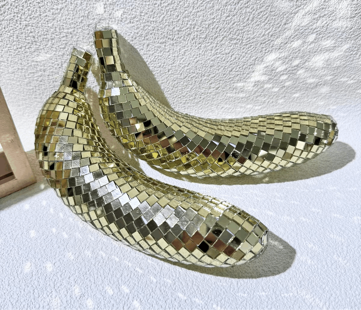 Sculpture banane miroir ultra tendance pour la maison