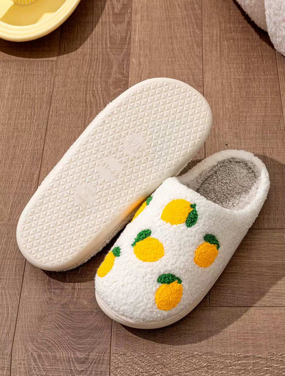 Chaussons Citron avec semelle antidérapante – Associez style et confort avec ces pantoufles légères, parfaites pour un usage quotidien à la maison. Citron