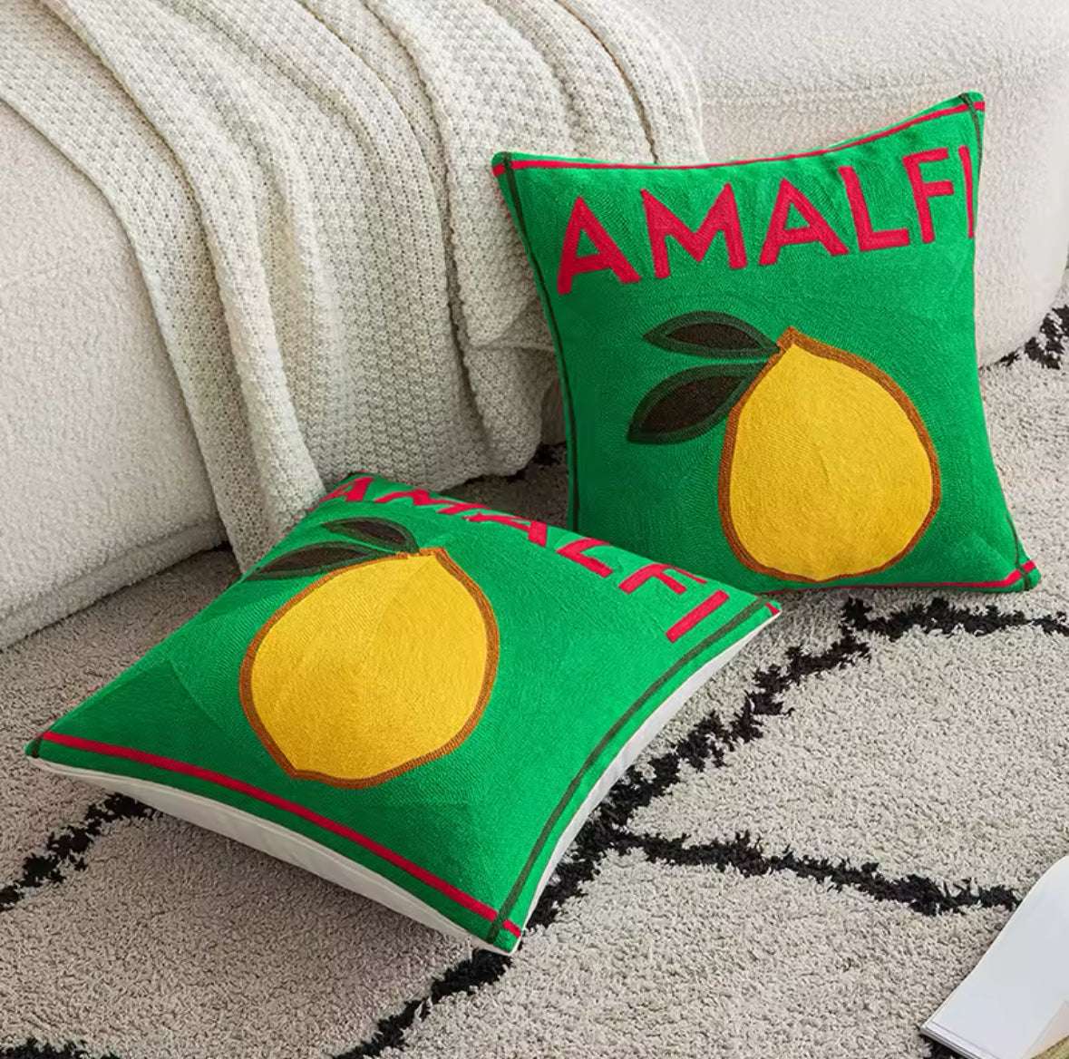 Housse de coussin brodée Citron – Inspiration italienne pour une touche rétro chic de Coussin Citron “Amalfi”