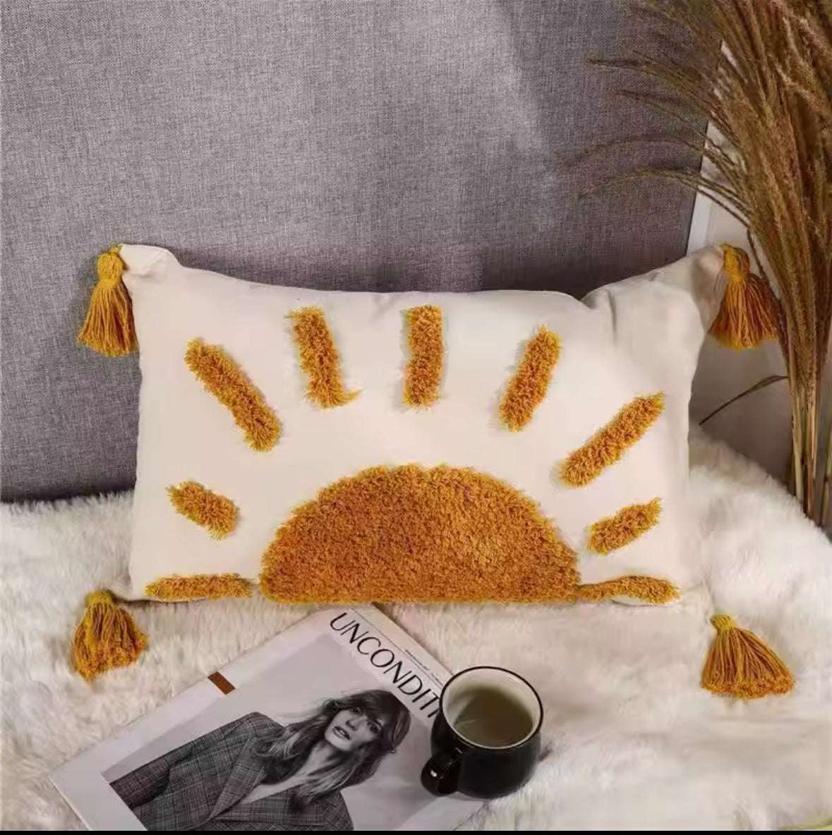 Housse de coussin motif soleil brodé – Parfaite pour une ambiance chaleureuse et moderne de Coussin Soleil Tufté