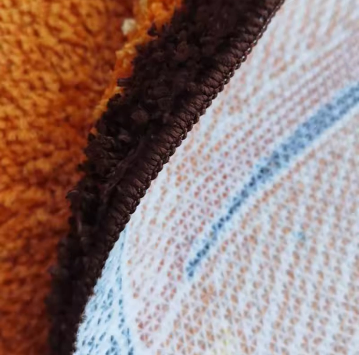 Tapis décoratif amusant au look viennoiserie, mélange d’humour et de confort pour l’intérieur