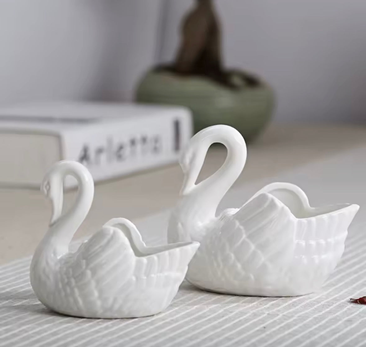 Chandelier cygne design, décoration poétique pour salon