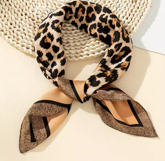 Foulard Carré Femme à Imprimé Léopard