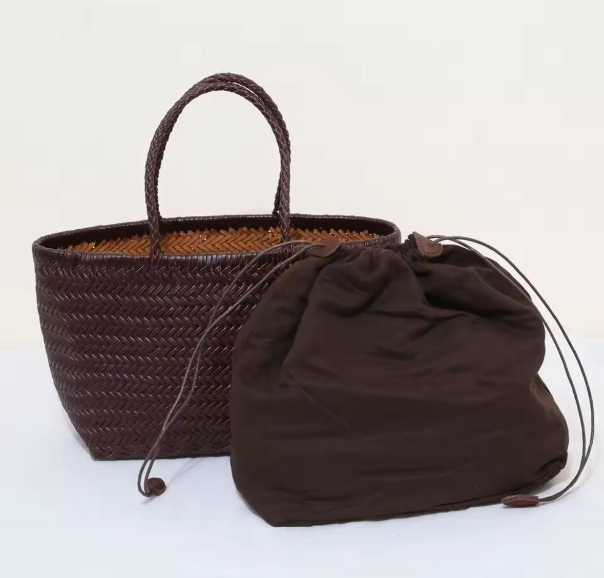 Sac tressé en cuir véritable