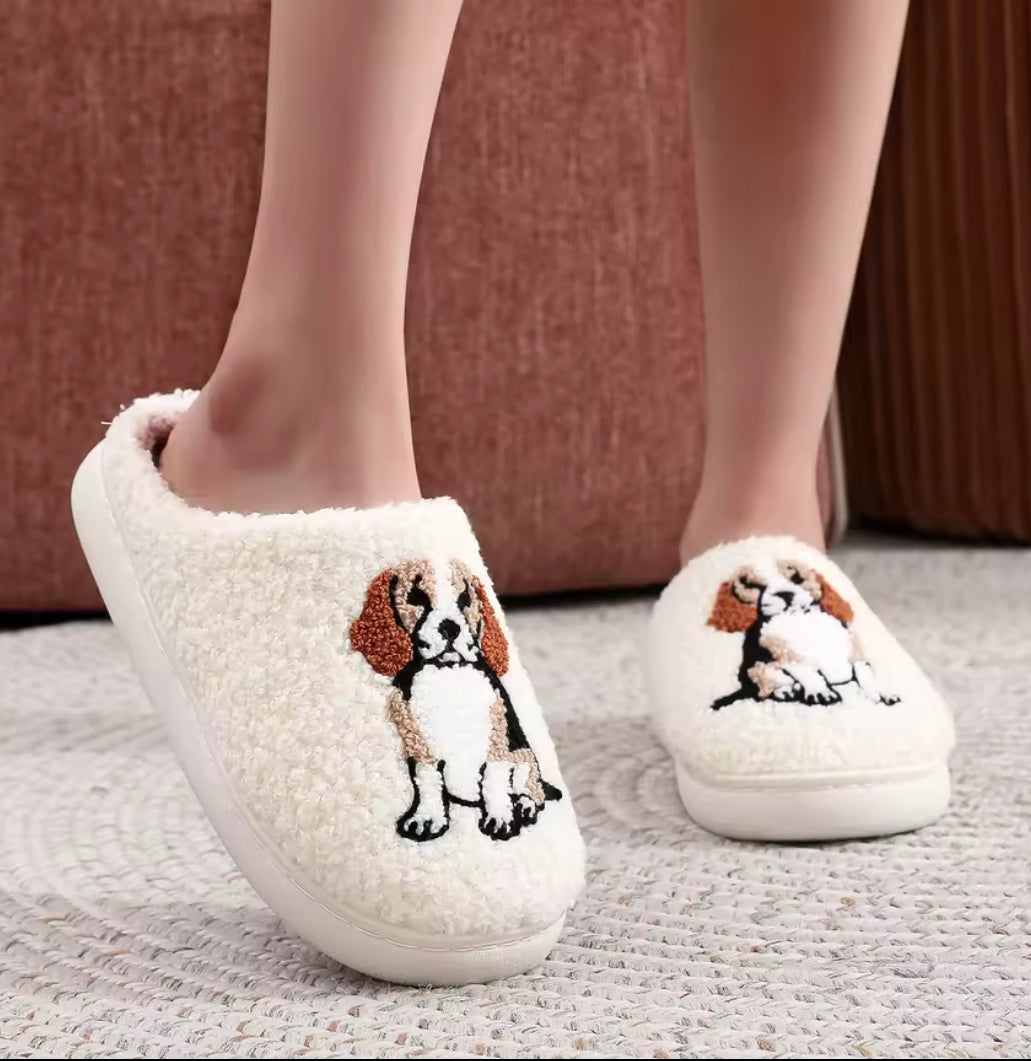 Chaussons d’intérieur Beagle doux et chauds en peluche