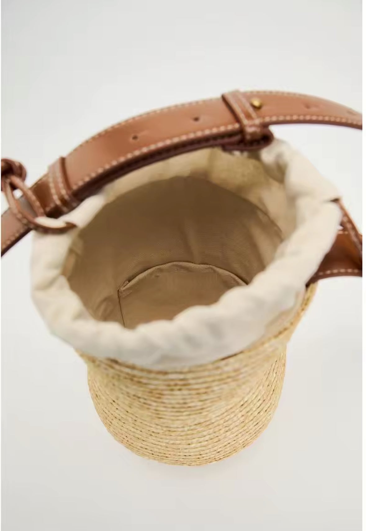 Sac d’été artisanal en paille naturelle, parfait pour plage ou ville
