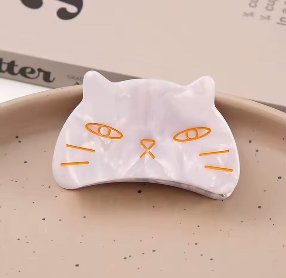 Pince à Cheveux Tête de Chat blanc nacré élégant