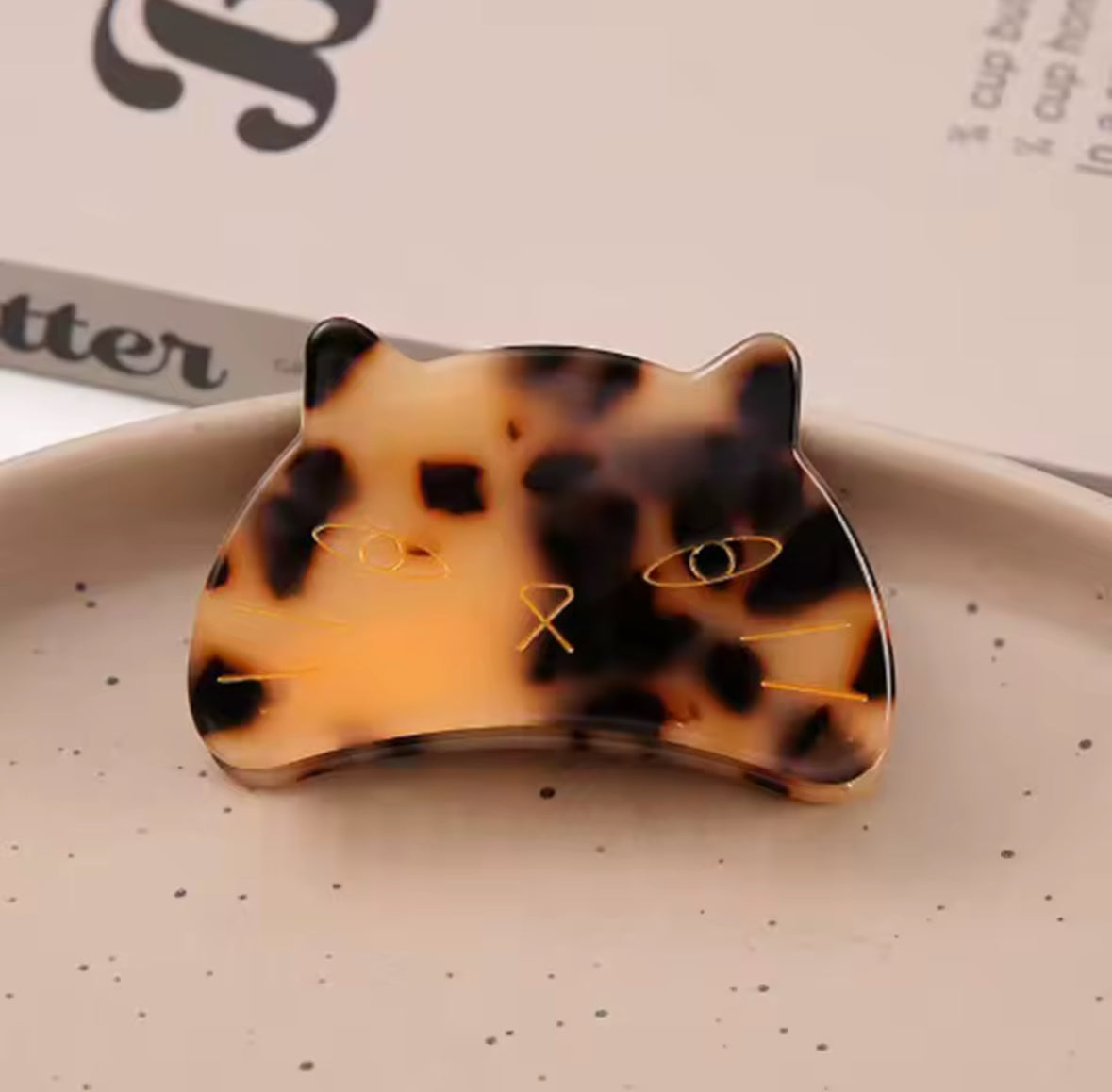 Pince à Cheveux Chat motif écaille raffinée