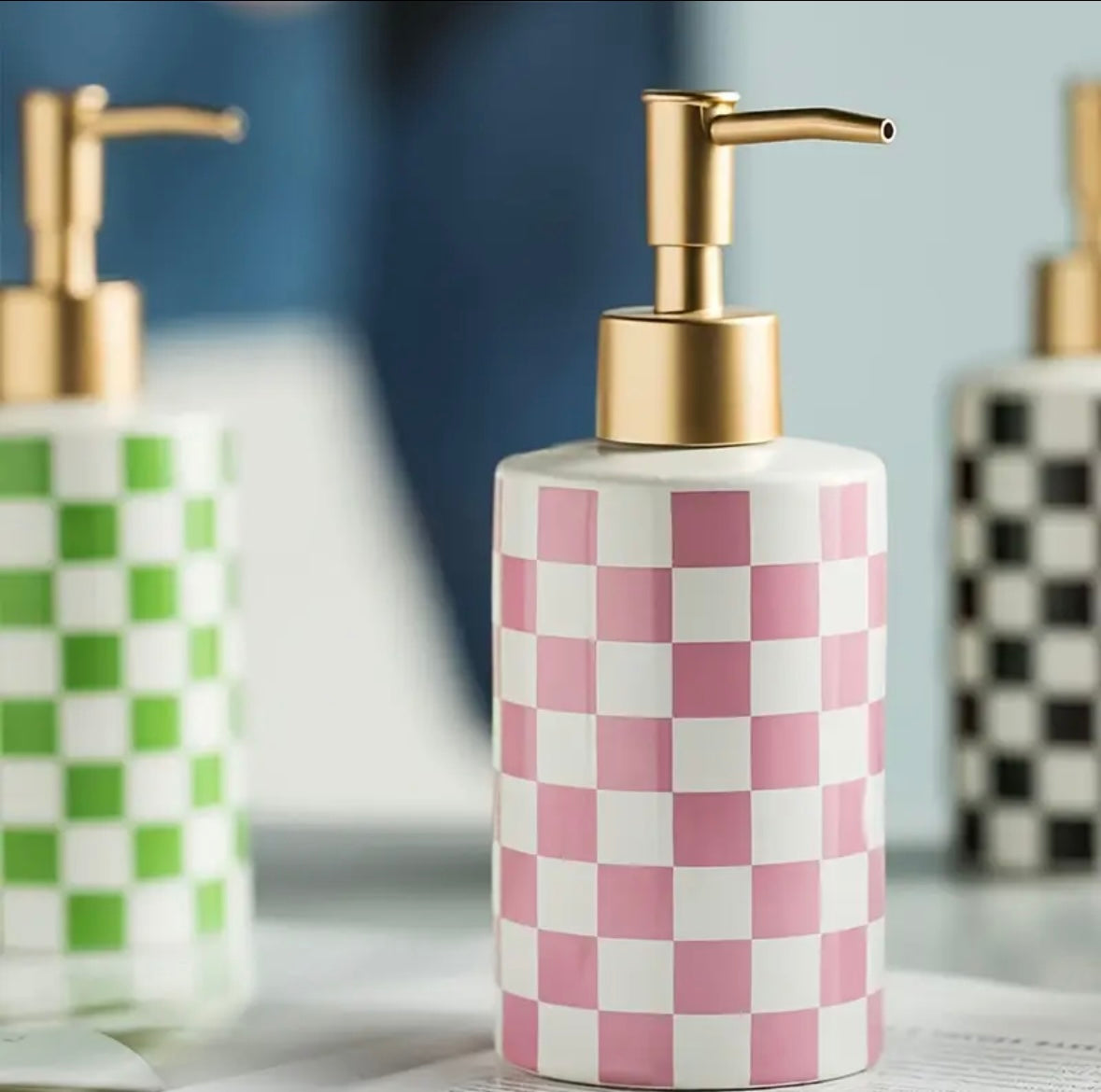 Accessoire salle de bain moderne en céramique colorée à motif damier