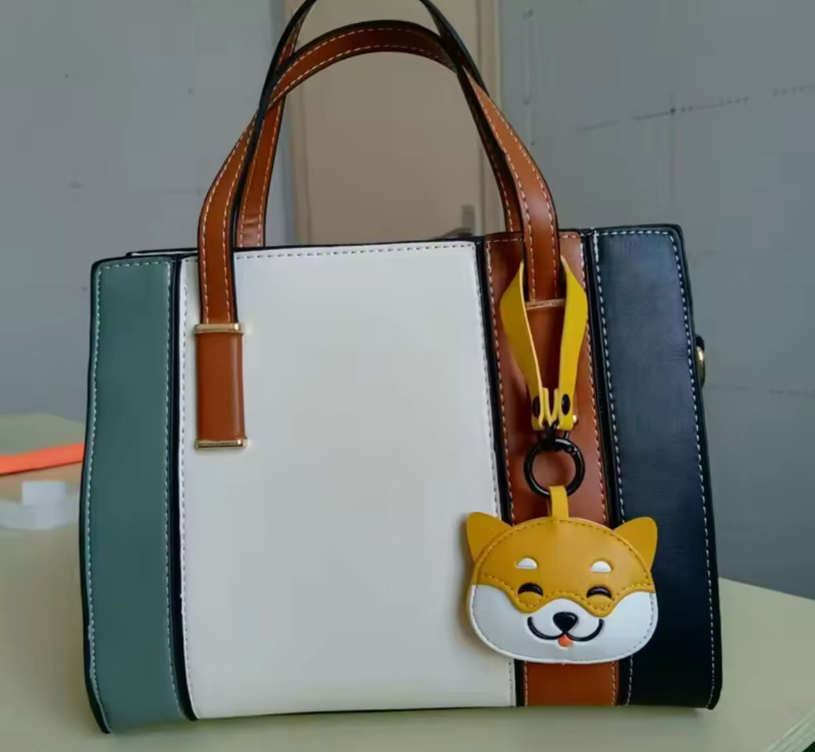 Porte-clés Shiba Inu kawaii léger et résistant – accessoire mode pour femme et homme