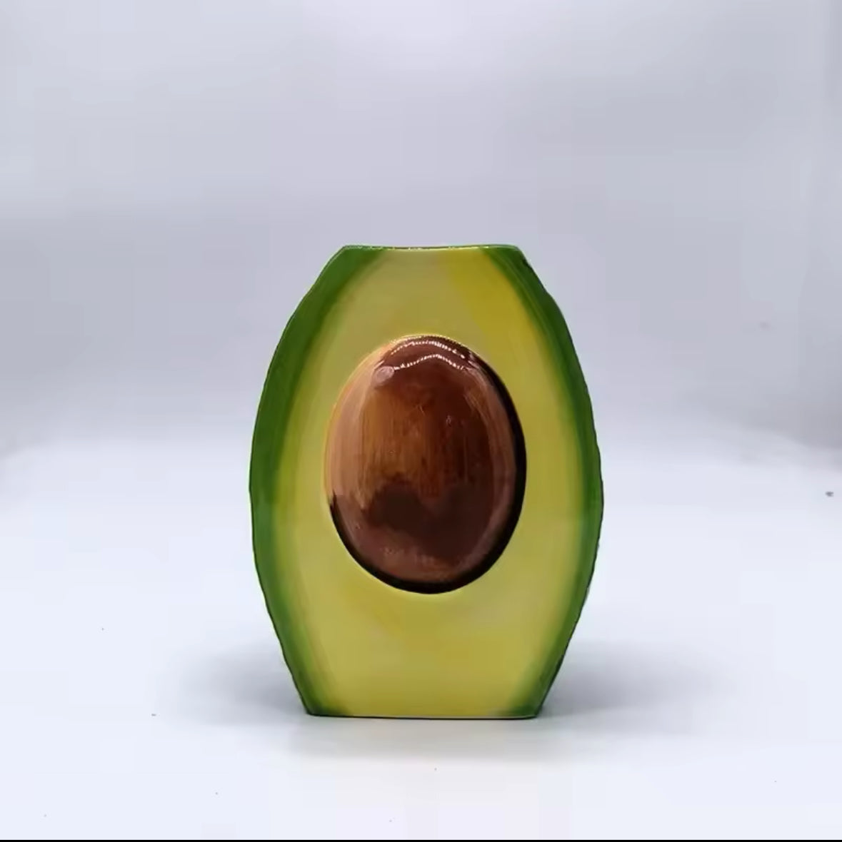Accessoire déco fruité en céramique – vase avocat réaliste