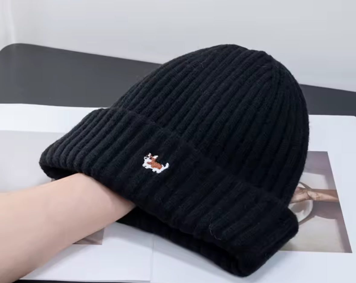 Bonnet Corgi noir élégant en maille tricotée épaisse