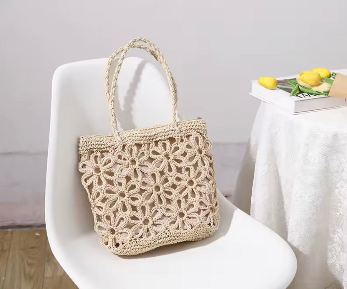 Sac cabas fleuri en paille naturel, grand cabas femme pratique et stylé printemps été