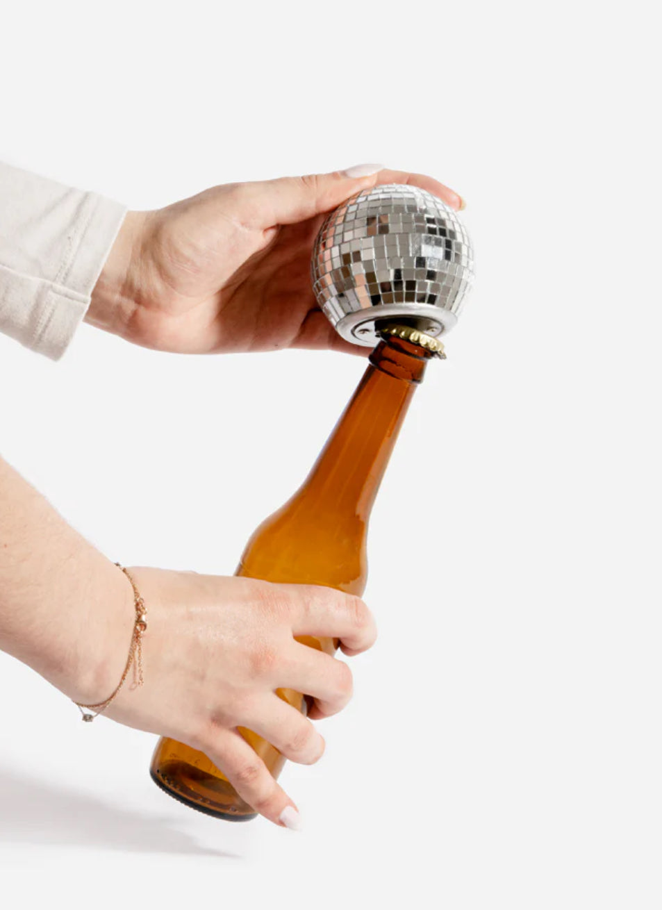 Ouvre-bouteille Décapsuleur Disco – accessoire apéritif original en forme de boule à facettes chromée