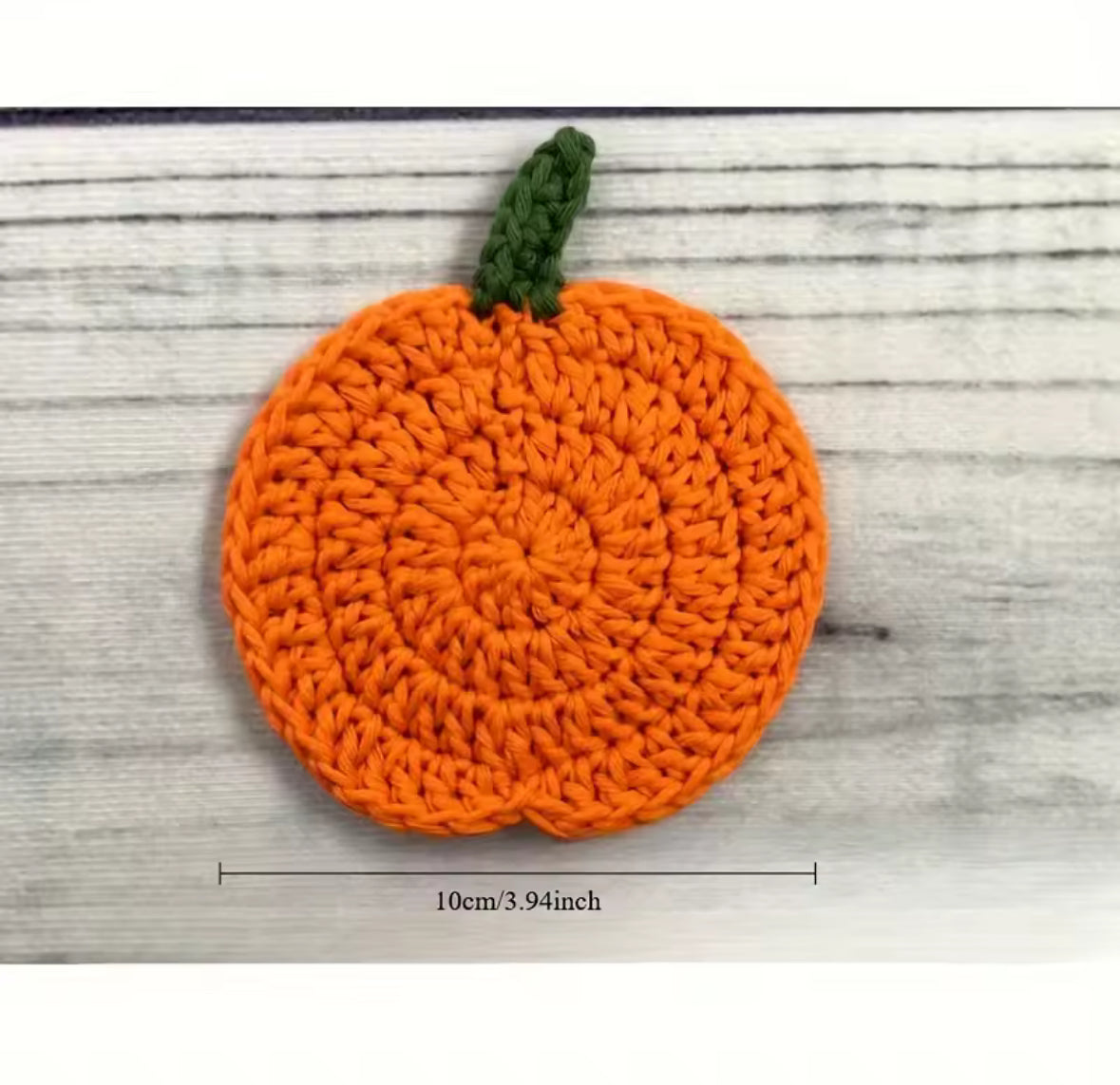 Lot de 4 dessous de verre citrouille décoratifs, idée cadeau automne et Halloween, accessoires de table résistants et réutilisables en polyester crocheté.