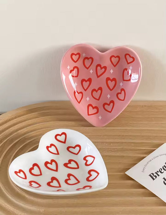 Assiettes en céramique cœur blanches et roses – lot de 2 pour décoration de table romantique