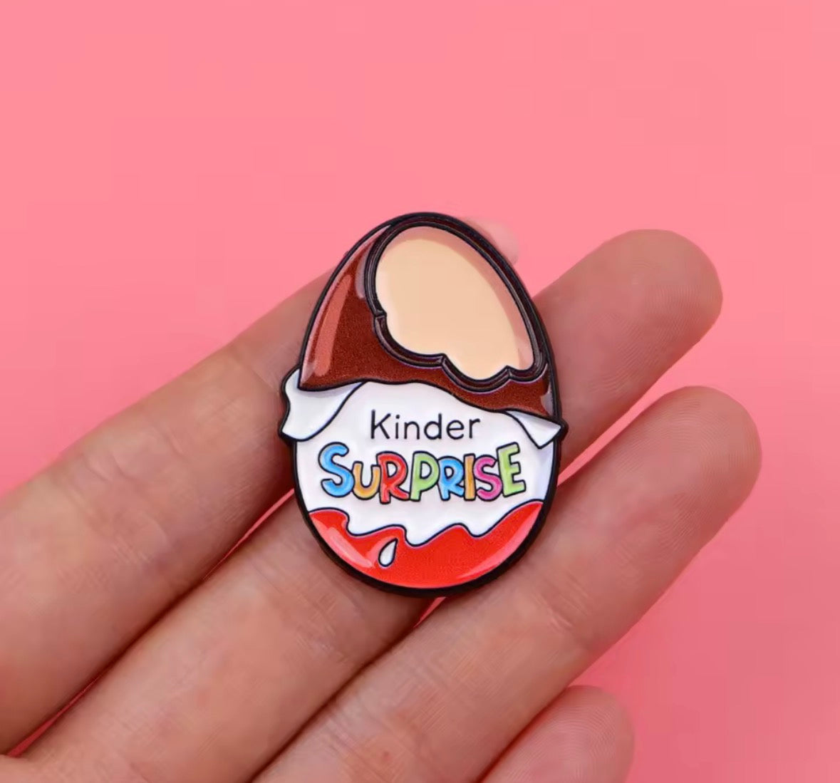 Pin’s Œuf Surprise