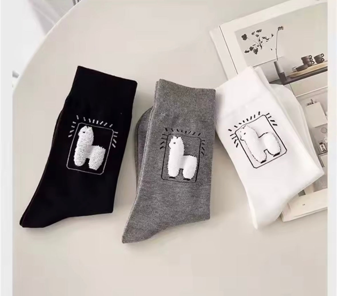 Chaussettes alpaga noires au design kawaii minimaliste Maison Pamplune