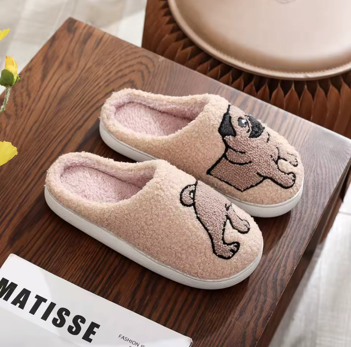 Chaussons originaux motif chien carlin – Pantoufles tendance et amusantes