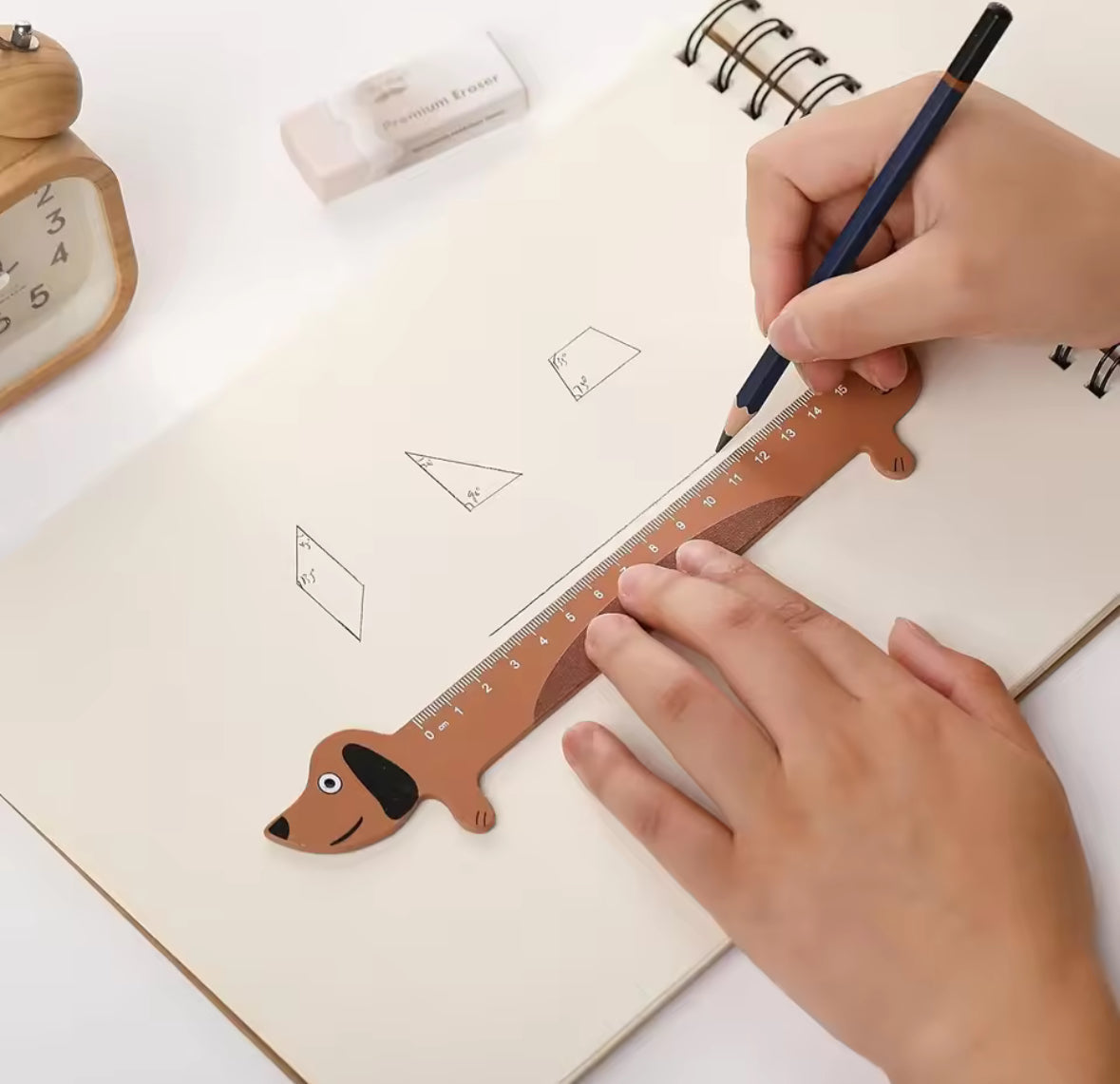 Règle Teckel 15 cm en résine design – accessoire de papeterie original et précis pour bureau ou école