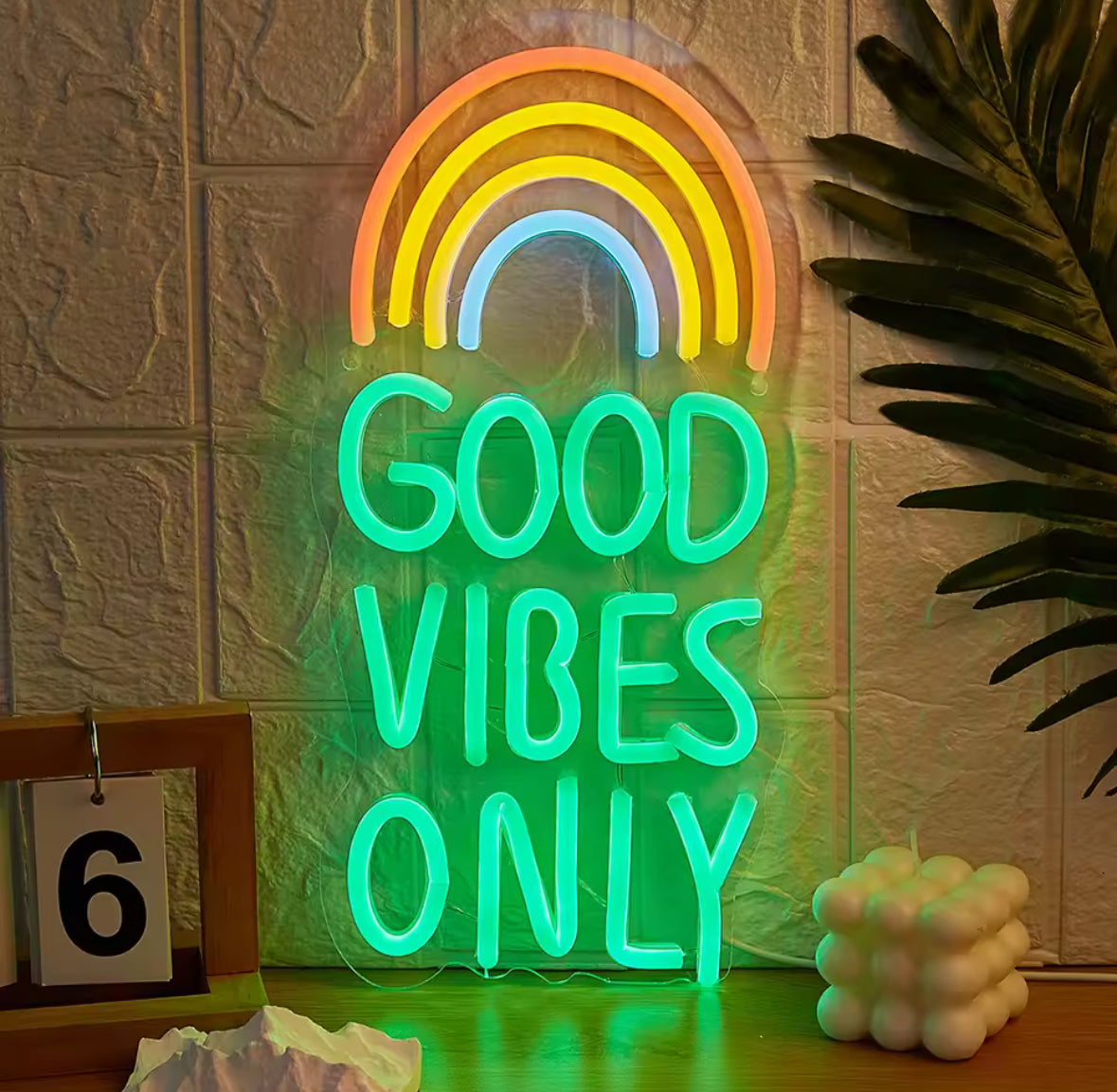 Néon LED Good Vibes Only arc-en-ciel pour décoration murale intérieure