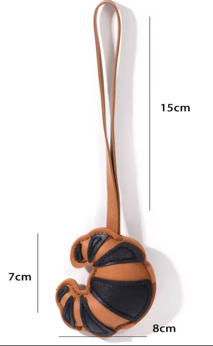 Porte-clés croissant en similicuir luxe décoration lifestyle française