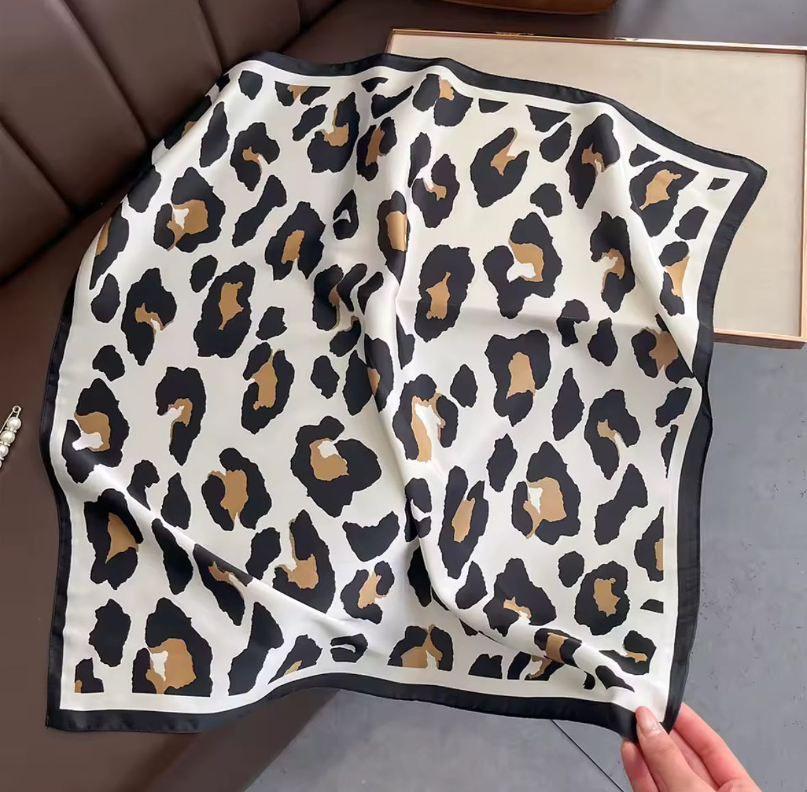 Foulard Carré Femme à Imprimé Léopard