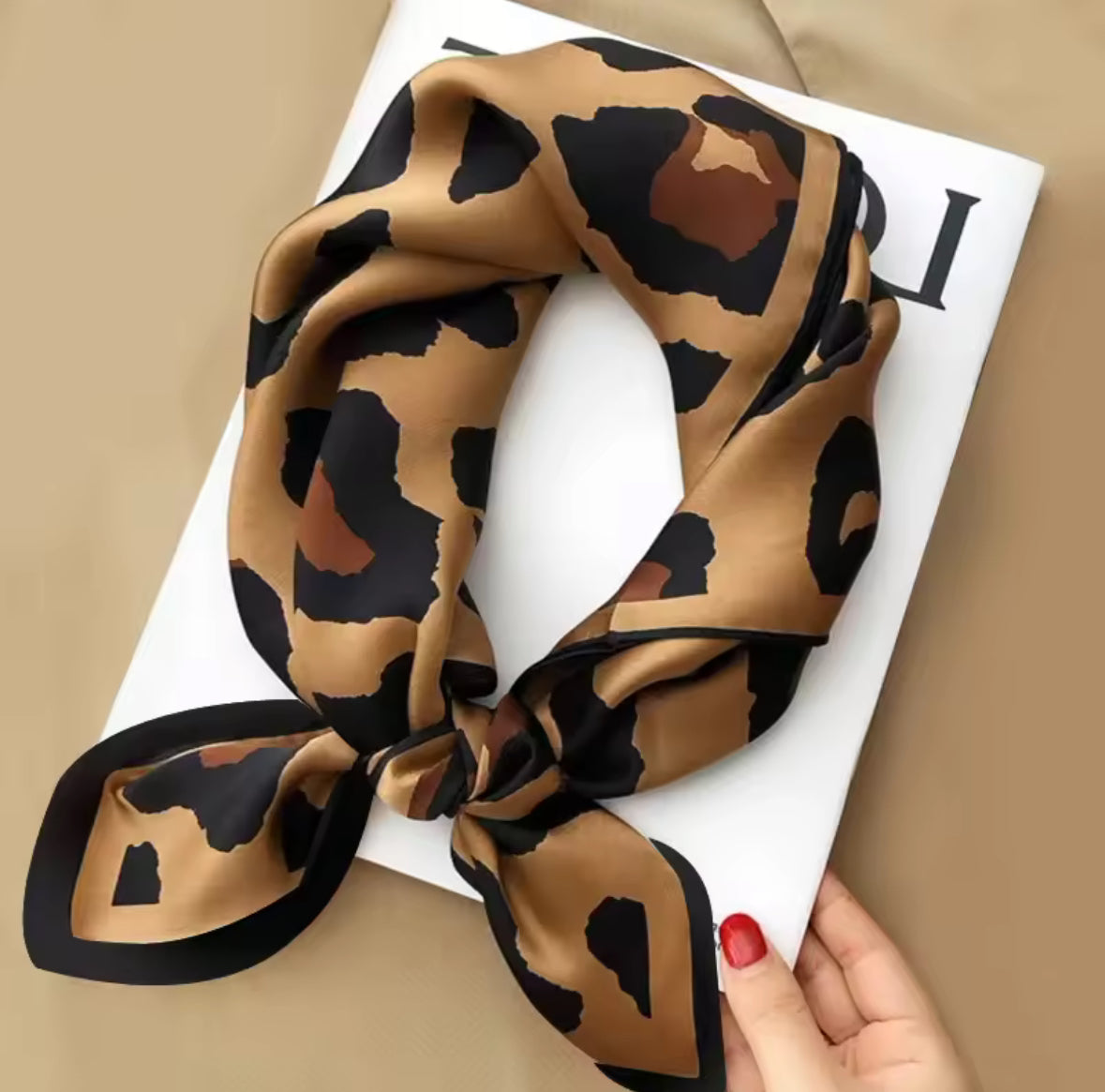 Foulard Carré Femme à Imprimé Léopard