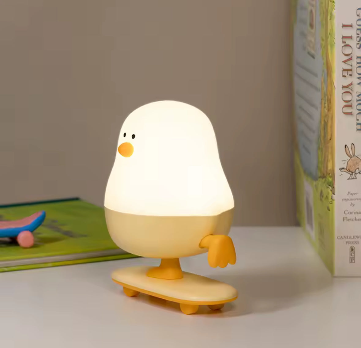 Lampe poussin LED design kawaii, veilleuse enfant rechargeable USB, objet déco apaisant pour sommeil et rituel du coucher