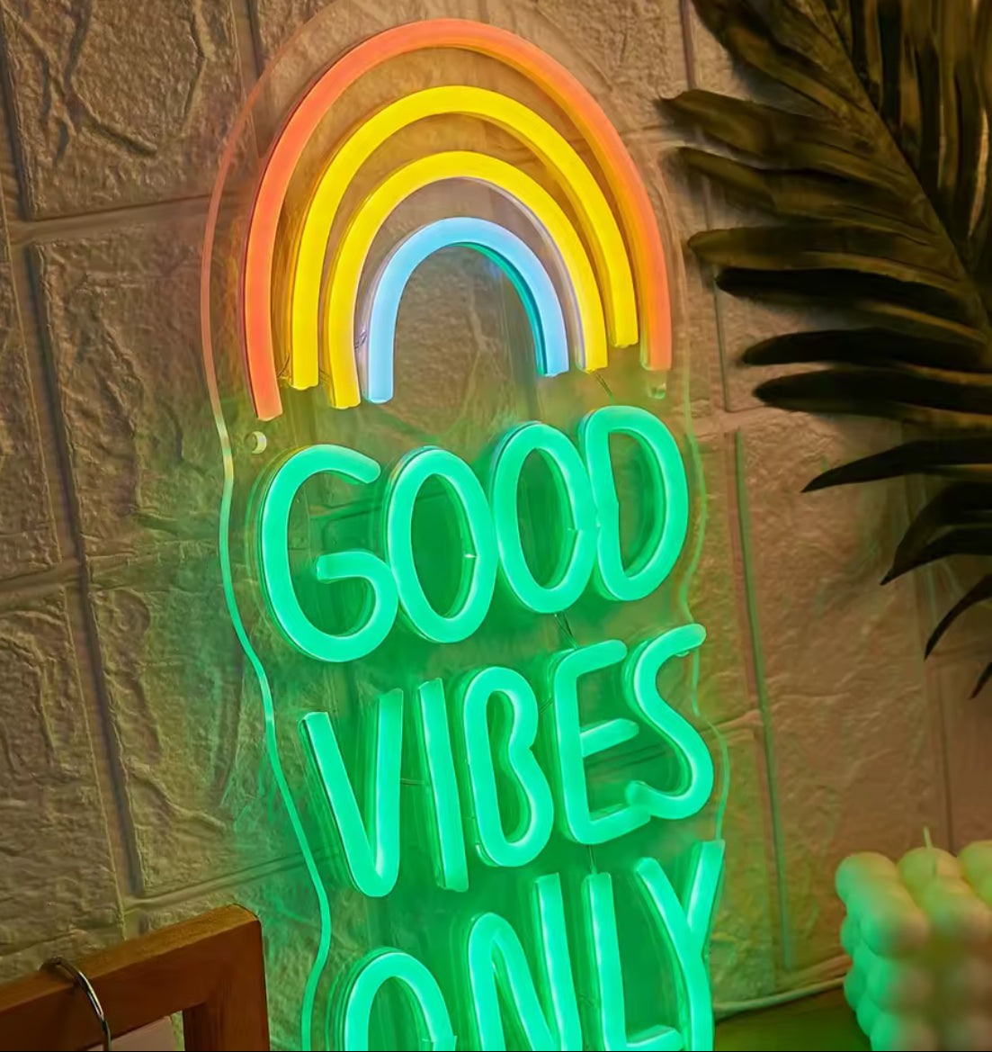 Enseigne lumineuse LED Good Vibes Only multicolore pour chambre ou salon