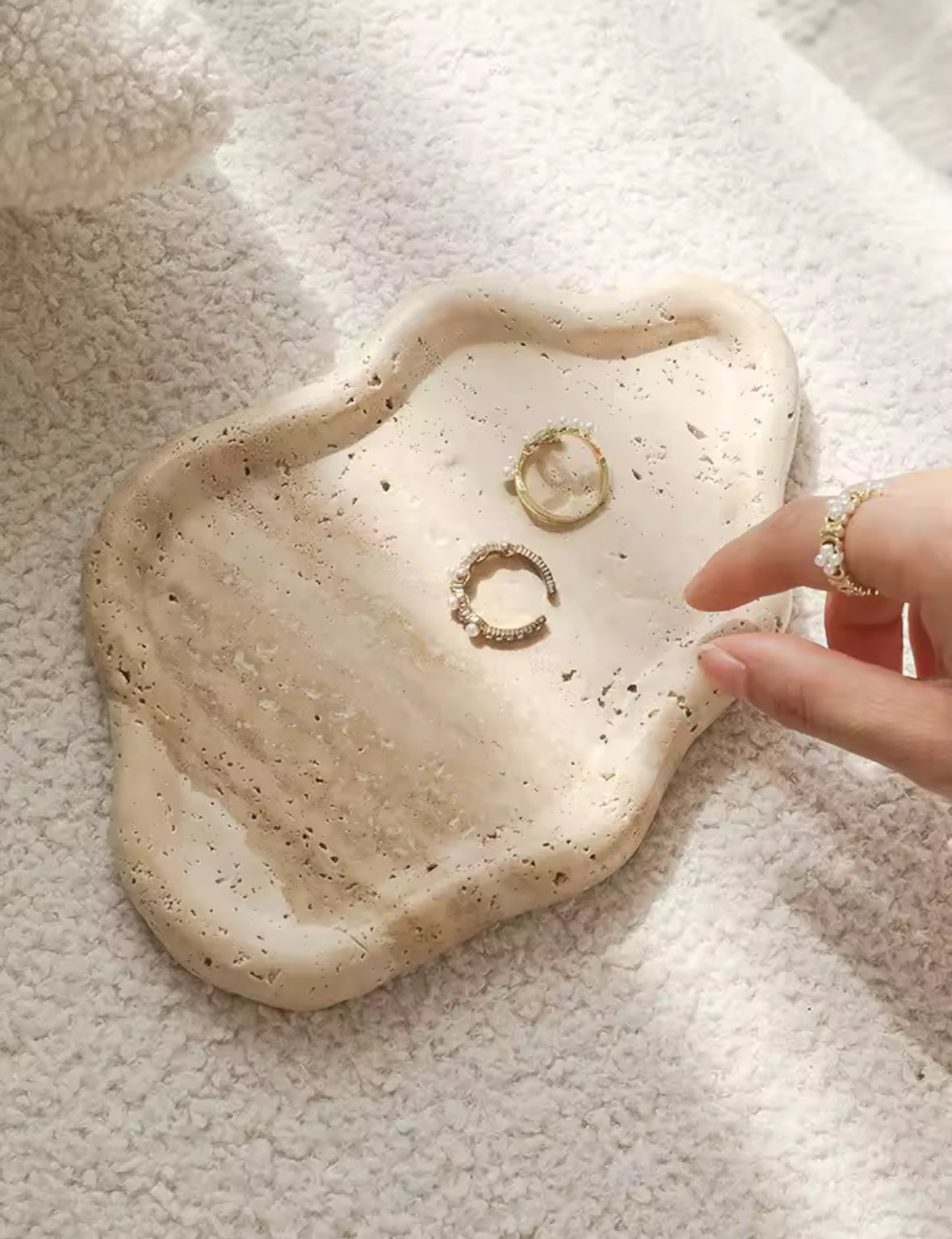 Vide-poche minéral chic pour chambre ou entrée