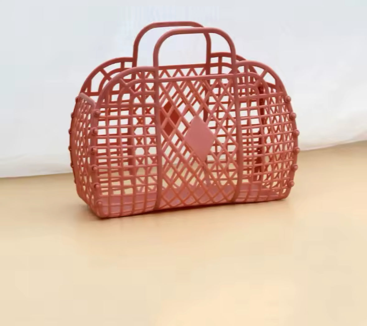 Panier plage femme au style rétro inspiré des années 60-70