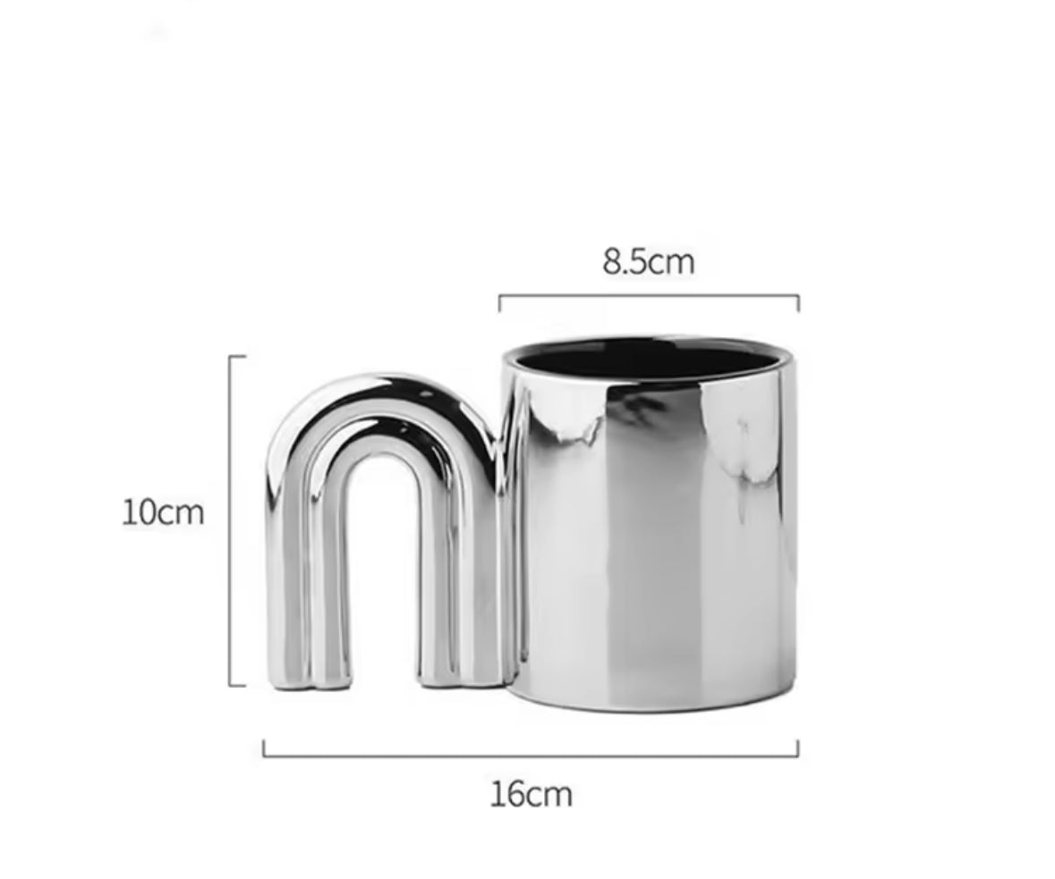 Mug chromé élégant Maison Pamplune – accessoire déco contemporain