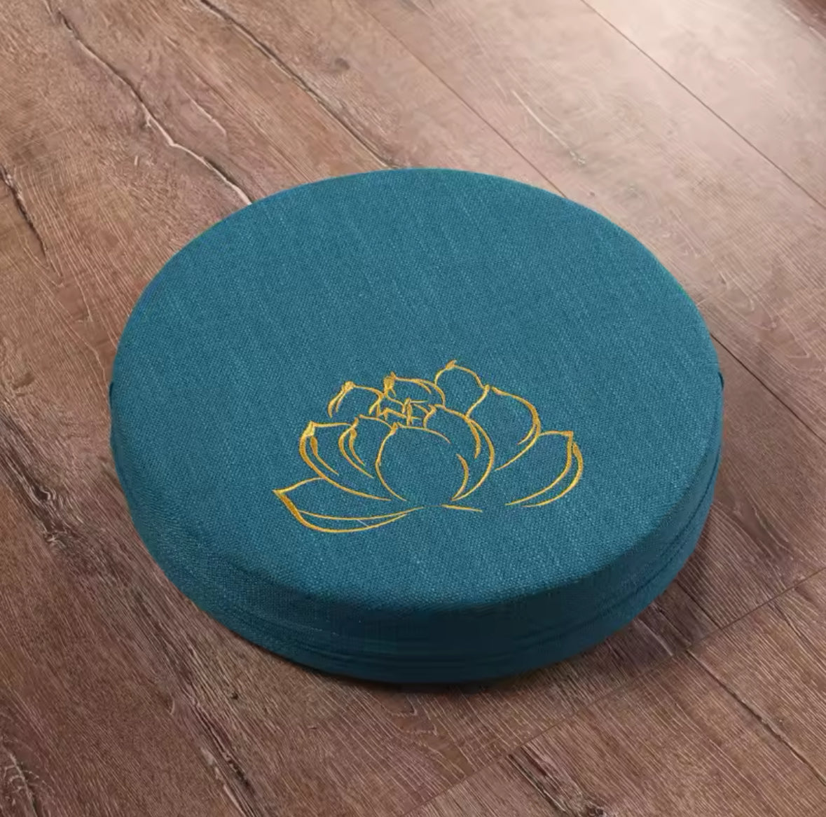 Coussin de méditation en lin bleu avec broderie lotus – accessoire zen pour yoga et relaxation