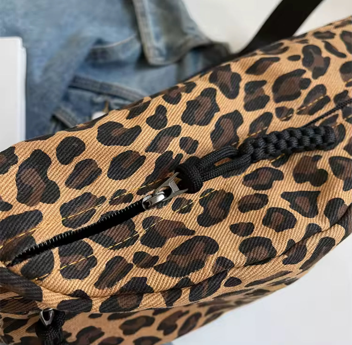 Sac banane léopard femme – accessoire pratique et tendance urbaine