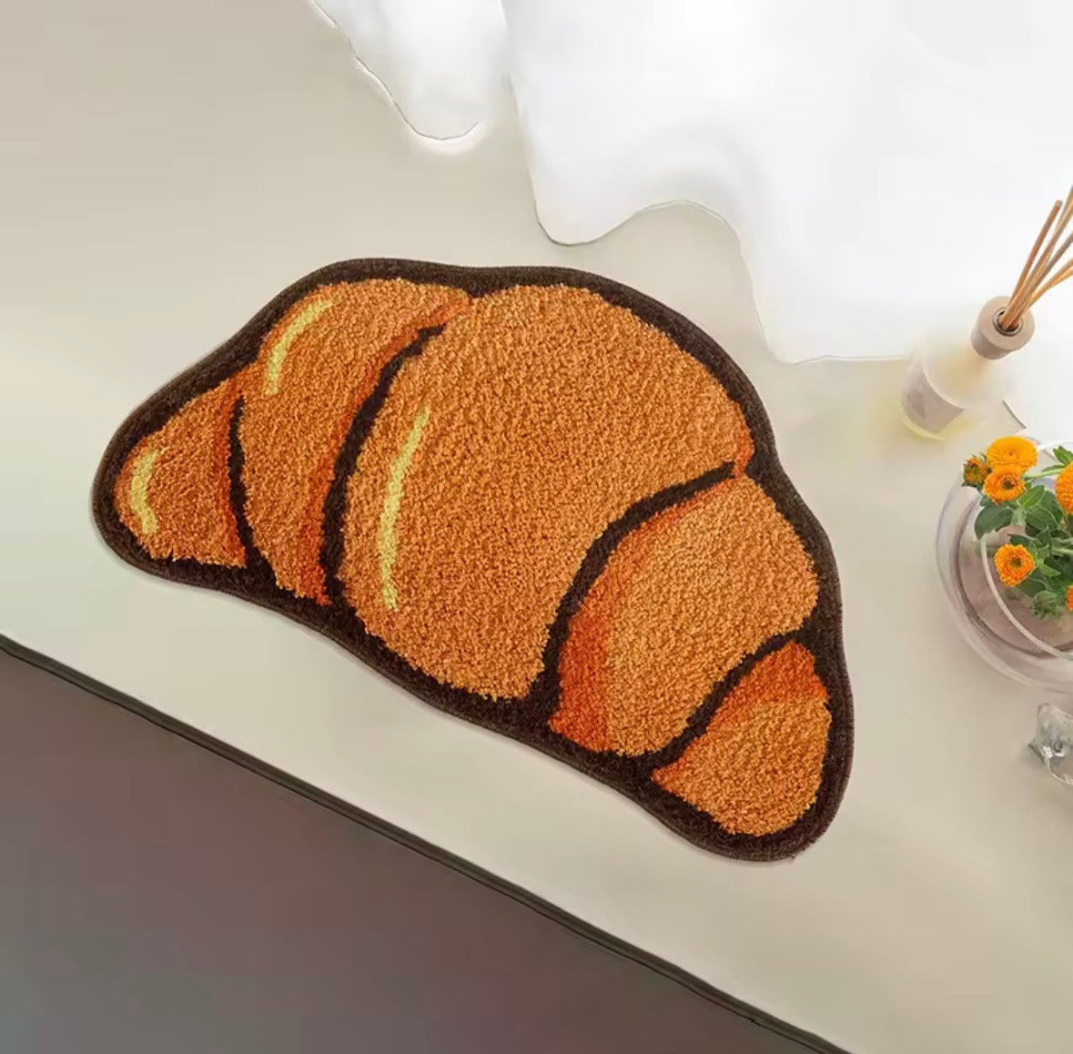 Tapis croissant moelleux antidérapant pour salon et chambre, tapis déco original en forme de viennoiserie