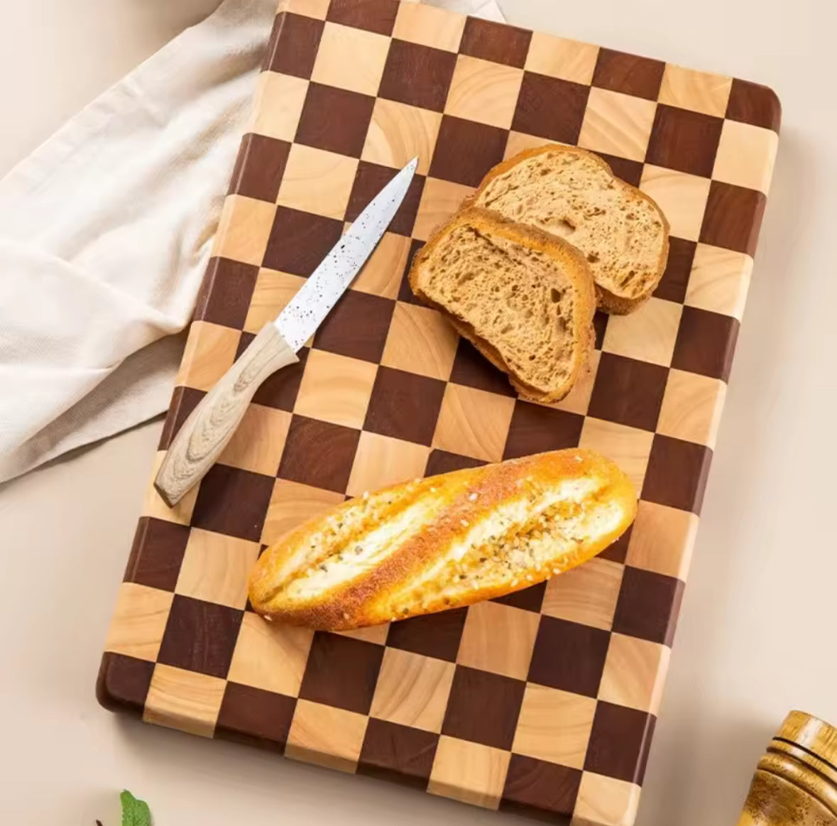 Accessoire de découpe en bois naturel pour cuisine moderne