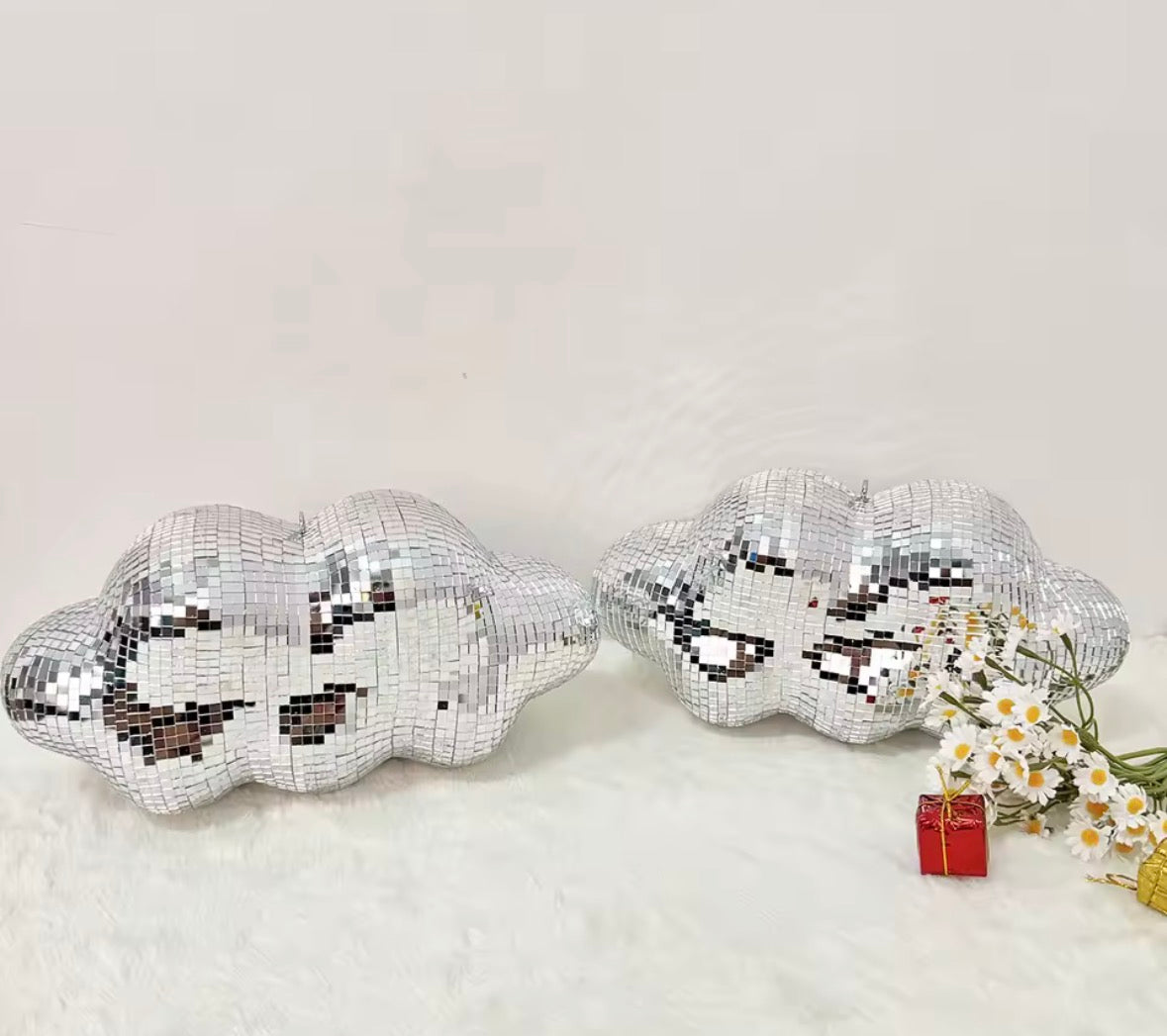 Suspension miroir Nuage Disco au plafond, objet déco design style disco contemporain