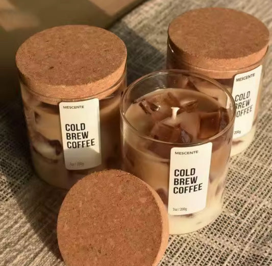 Bougie parfumée café Maison Pamplune avec design trompe-l’œil réaliste