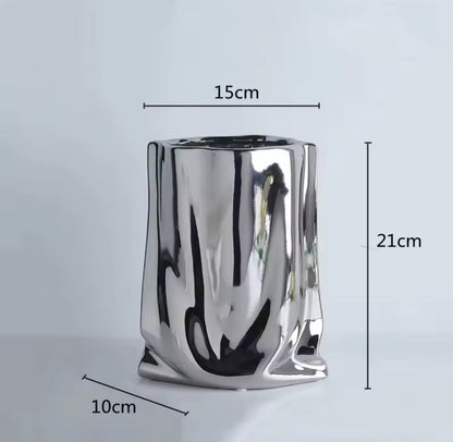 Vase chromé effet miroir style minimaliste, objet décoratif moderne