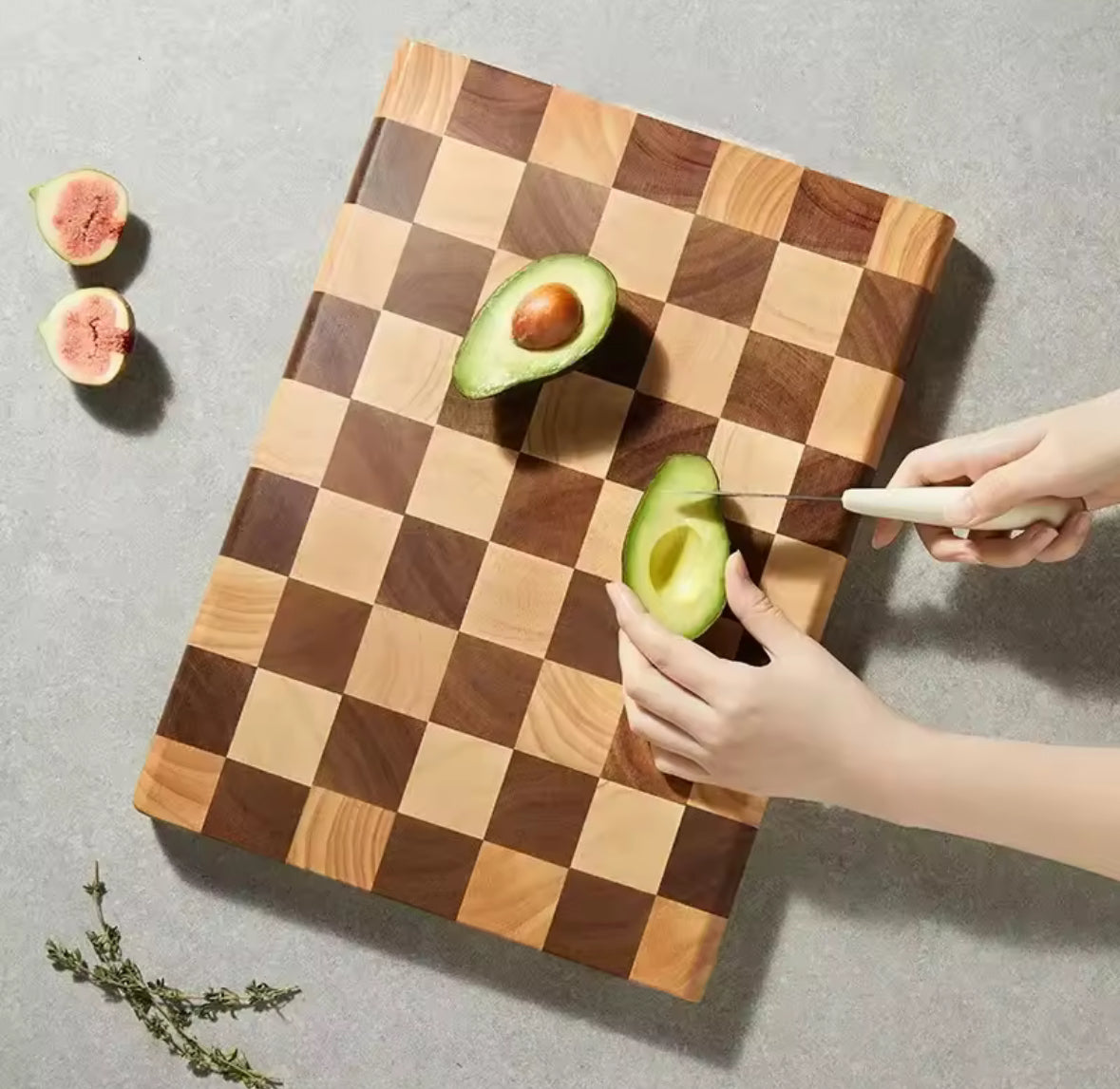 Planche de cuisine rectangulaire en bois massif avec motif damier