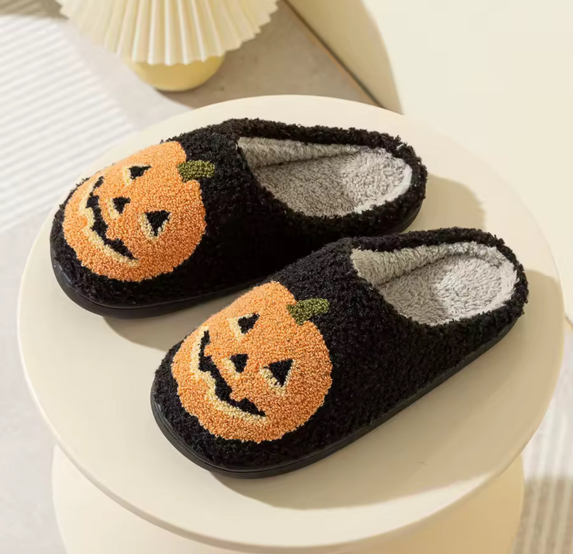 Pantoufles citrouille Halloween confort et chaleur