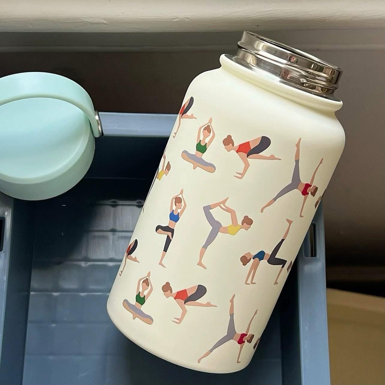 Gourde étanche et réutilisable avec illustrations de postures de yoga