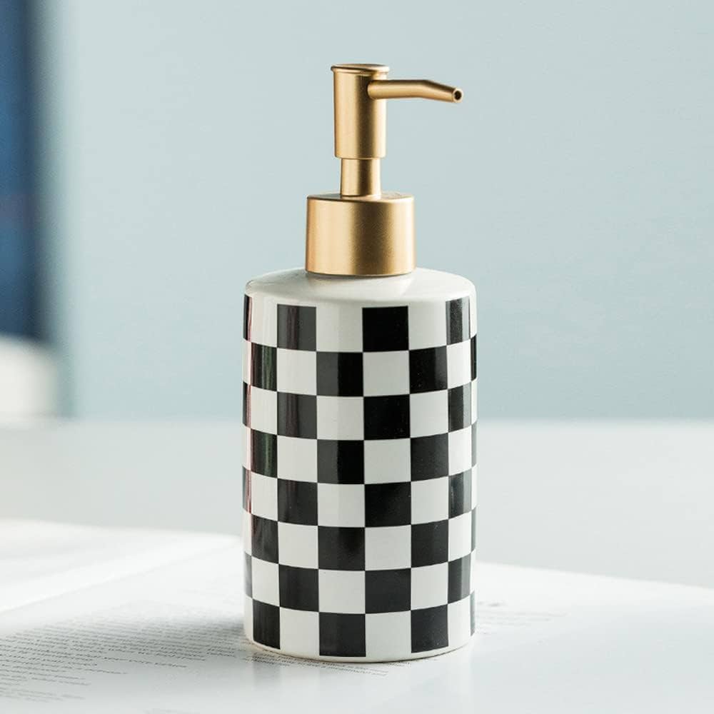 Flacon en céramique avec motif damier et pompe métallique dorée