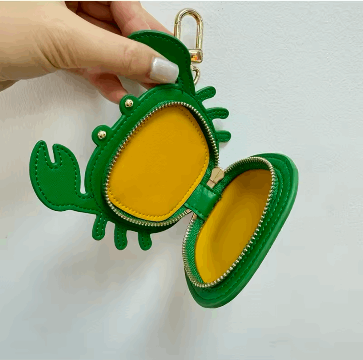 Sac Pendentif Crabe Compact – Idéal pour Ranger Vos Petits Objets