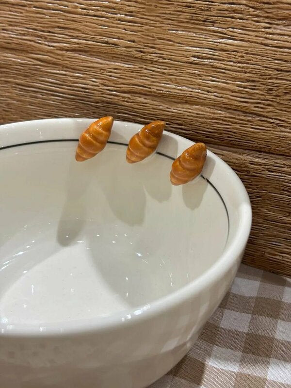 Bol croissant design en céramique blanche, parfait pour café latte et petit déjeuner